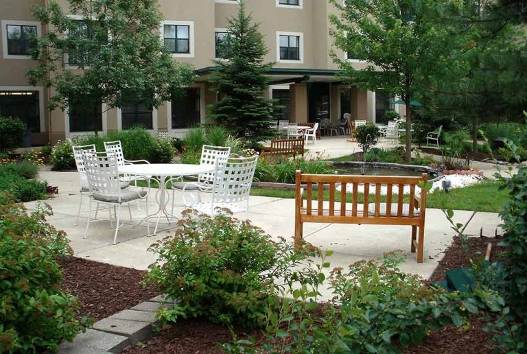 Cordia Senior Residence - Westmont photo 2