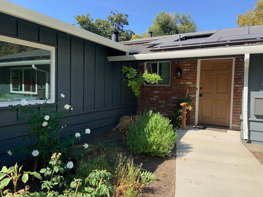 Rose Waters Home photo 2