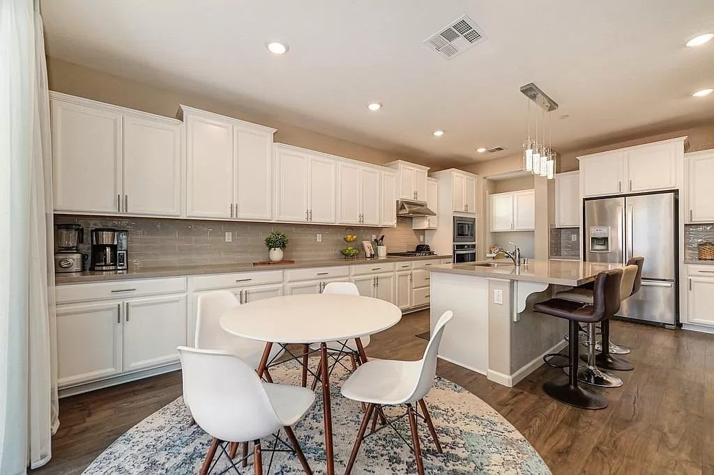 Roseville Residential photo 1