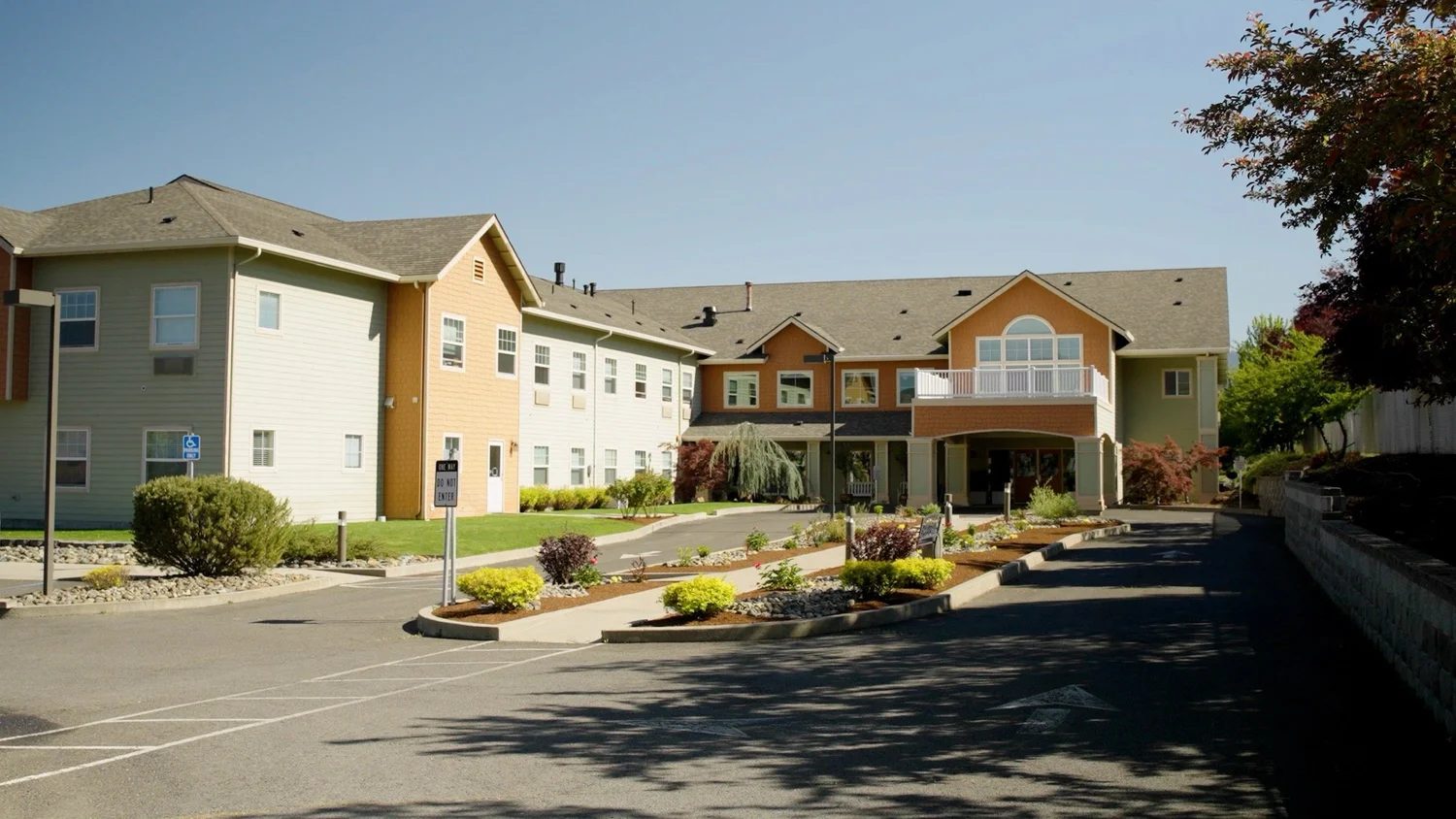 Siskiyou Springs Assisted Living and Memory Care photo 1