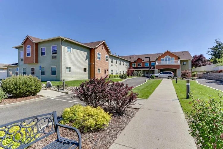 Siskiyou Springs Assisted Living and Memory Care photo 2