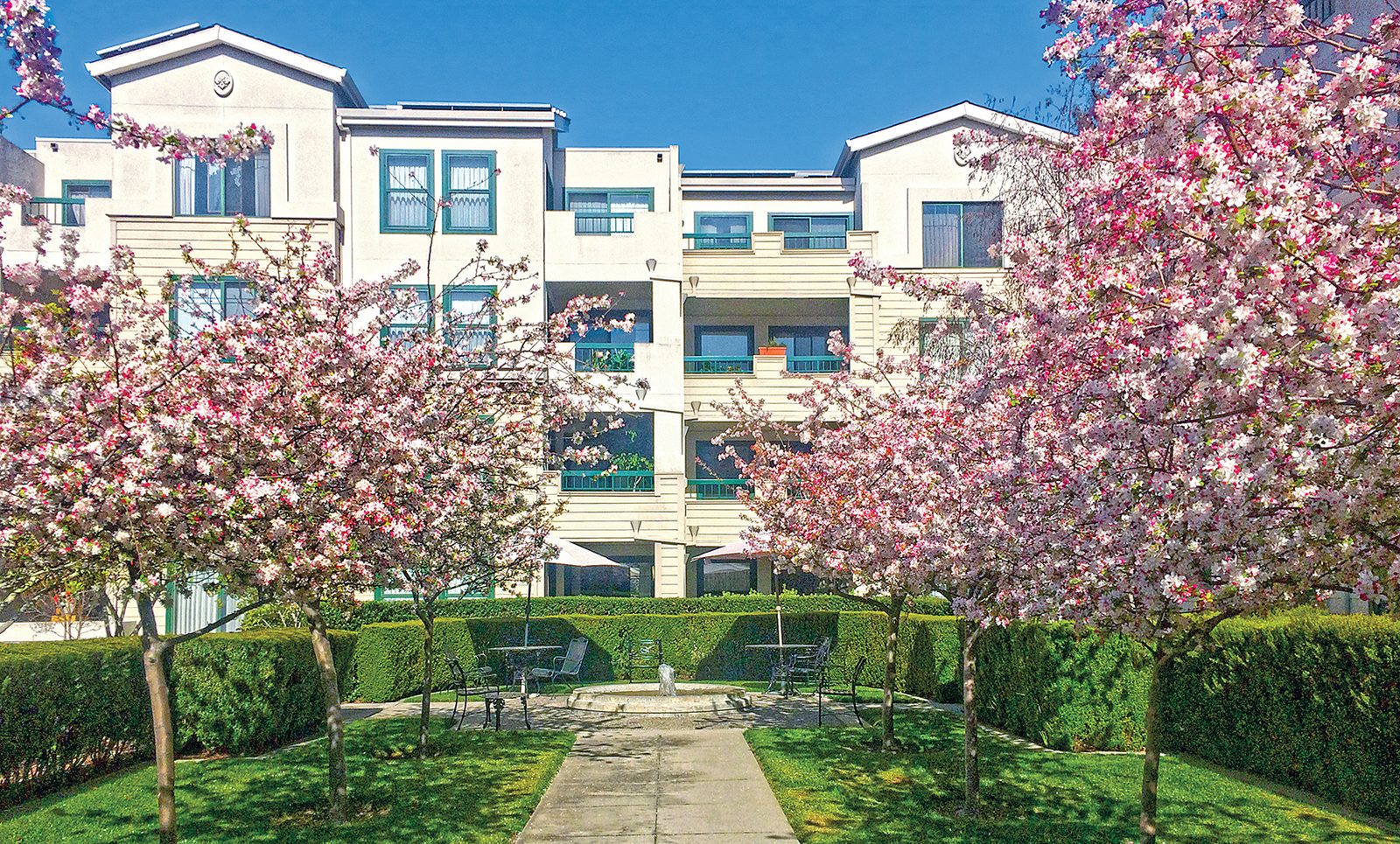 Sterling Court photo 3