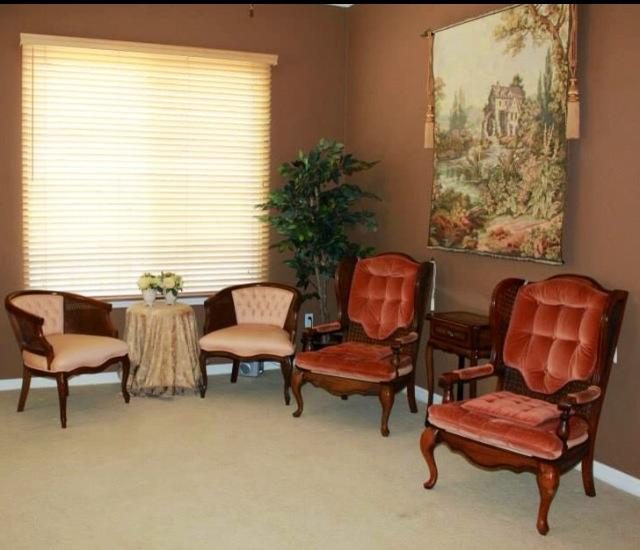 Stetson Court Living photo 3