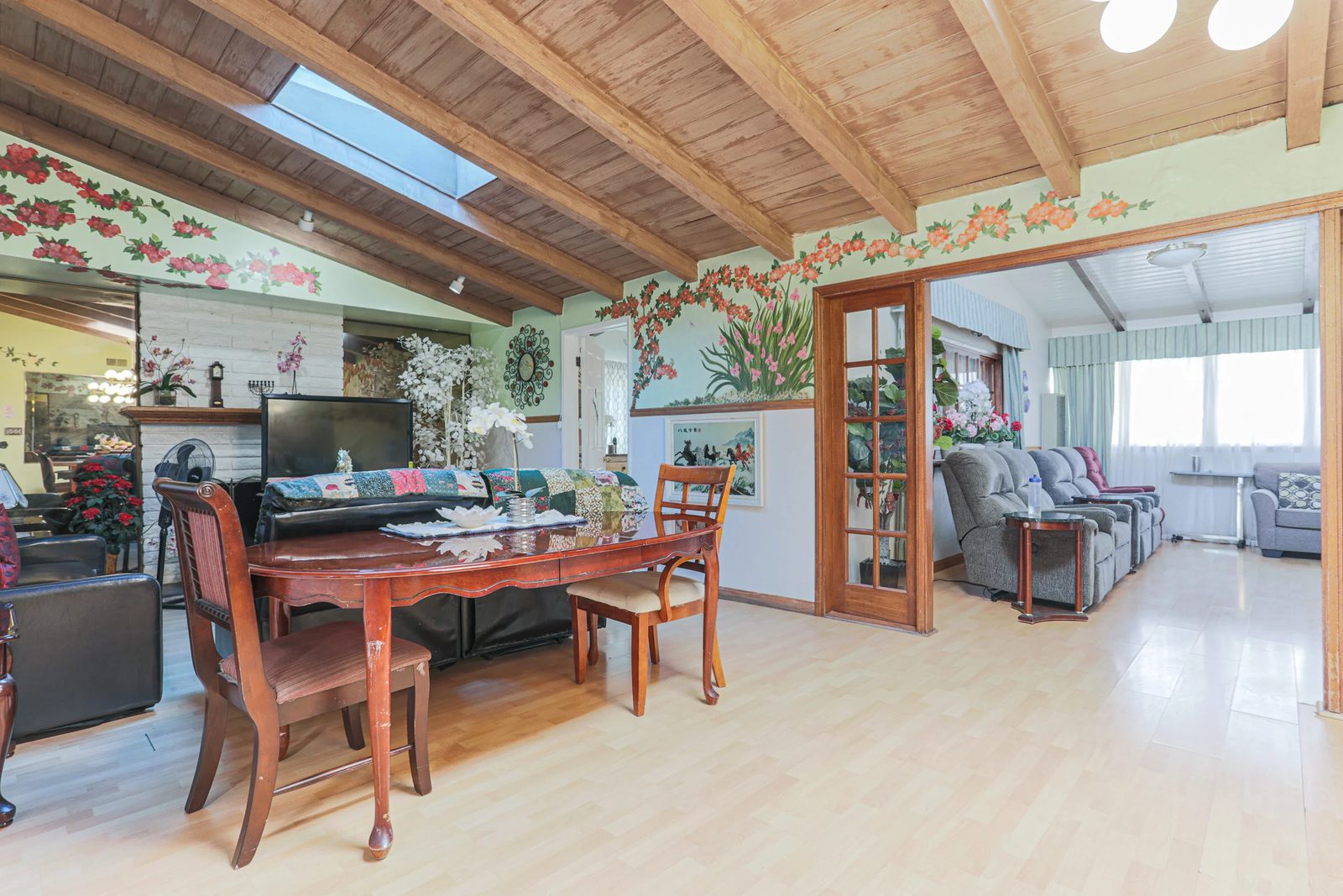 Summerwind Manor photo 2