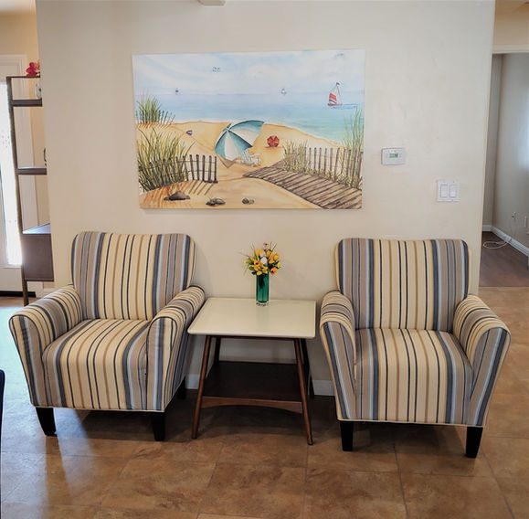 Twin Lakes Manor