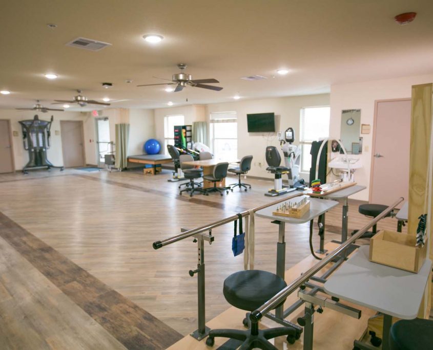 Legend Oaks Healthcare and Rehabilitation of Garland photo 3