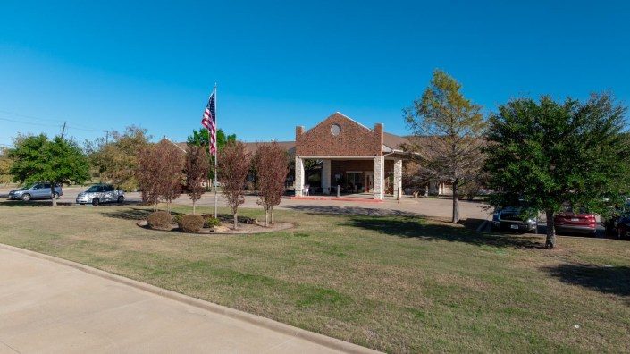 Legend Oaks Healthcare and Rehabilitation of Ennis photo 4
