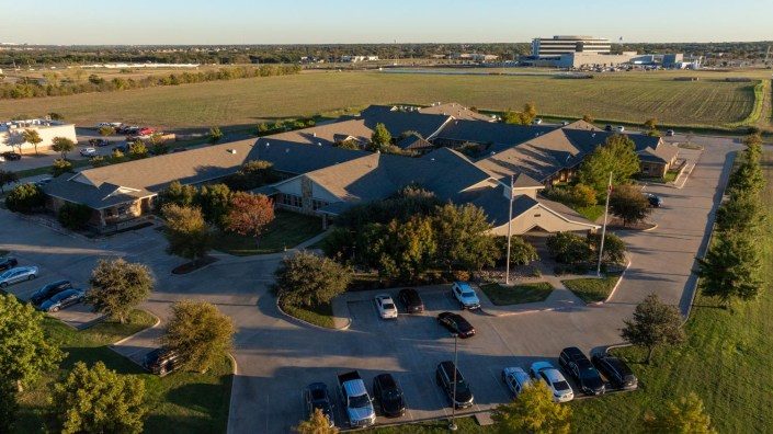 Midlothian Healthcare Center photo 4