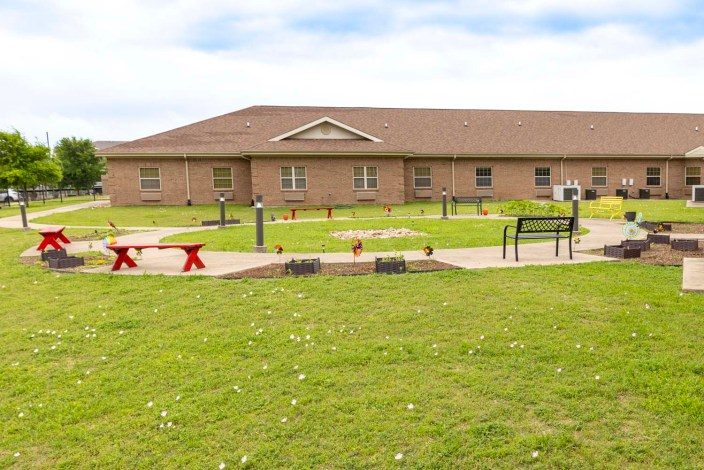 Southern Oaks Therapy & Living Center photo 3