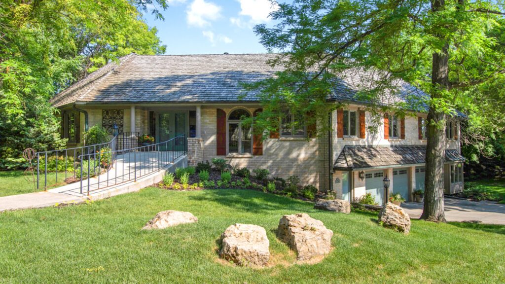 English Rose Suites-Braemer Hills Home photo 1