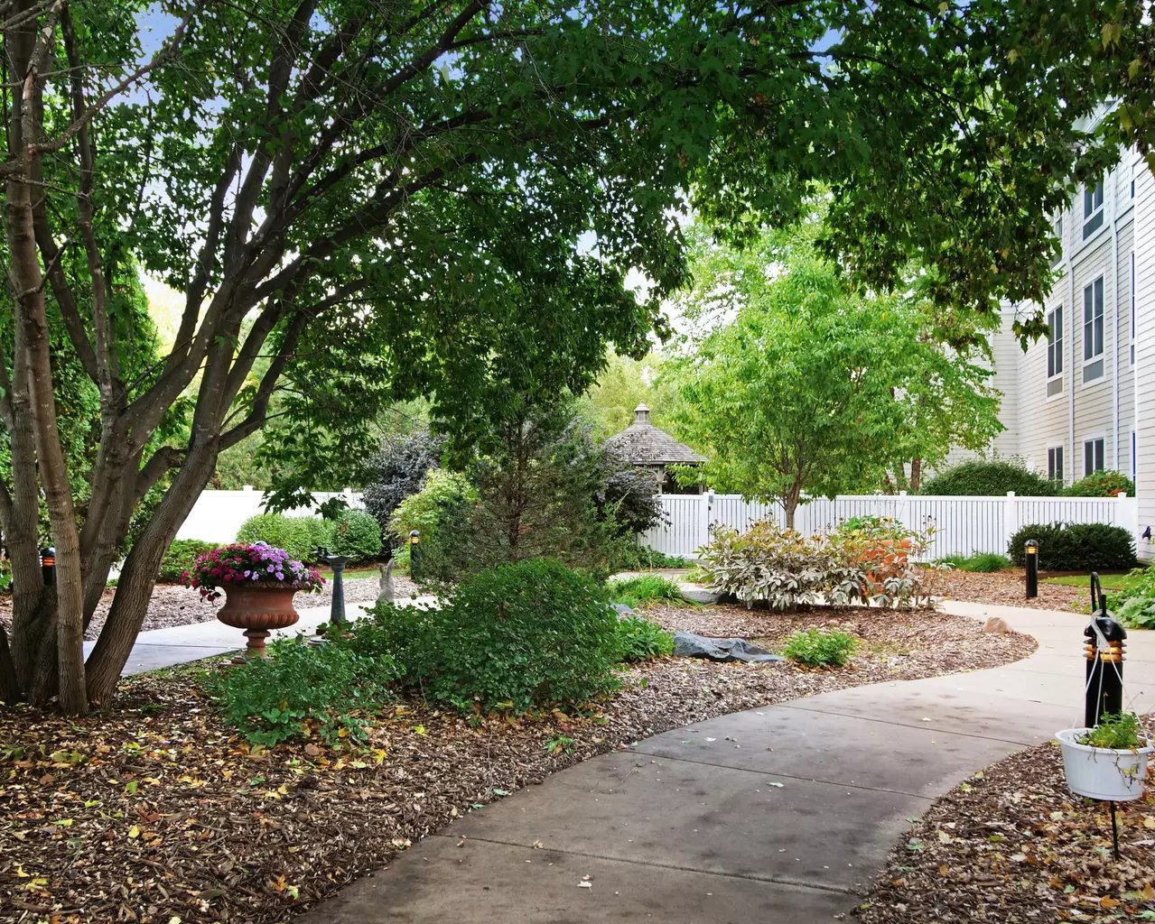 StoryPoint Golden Valley photo 5