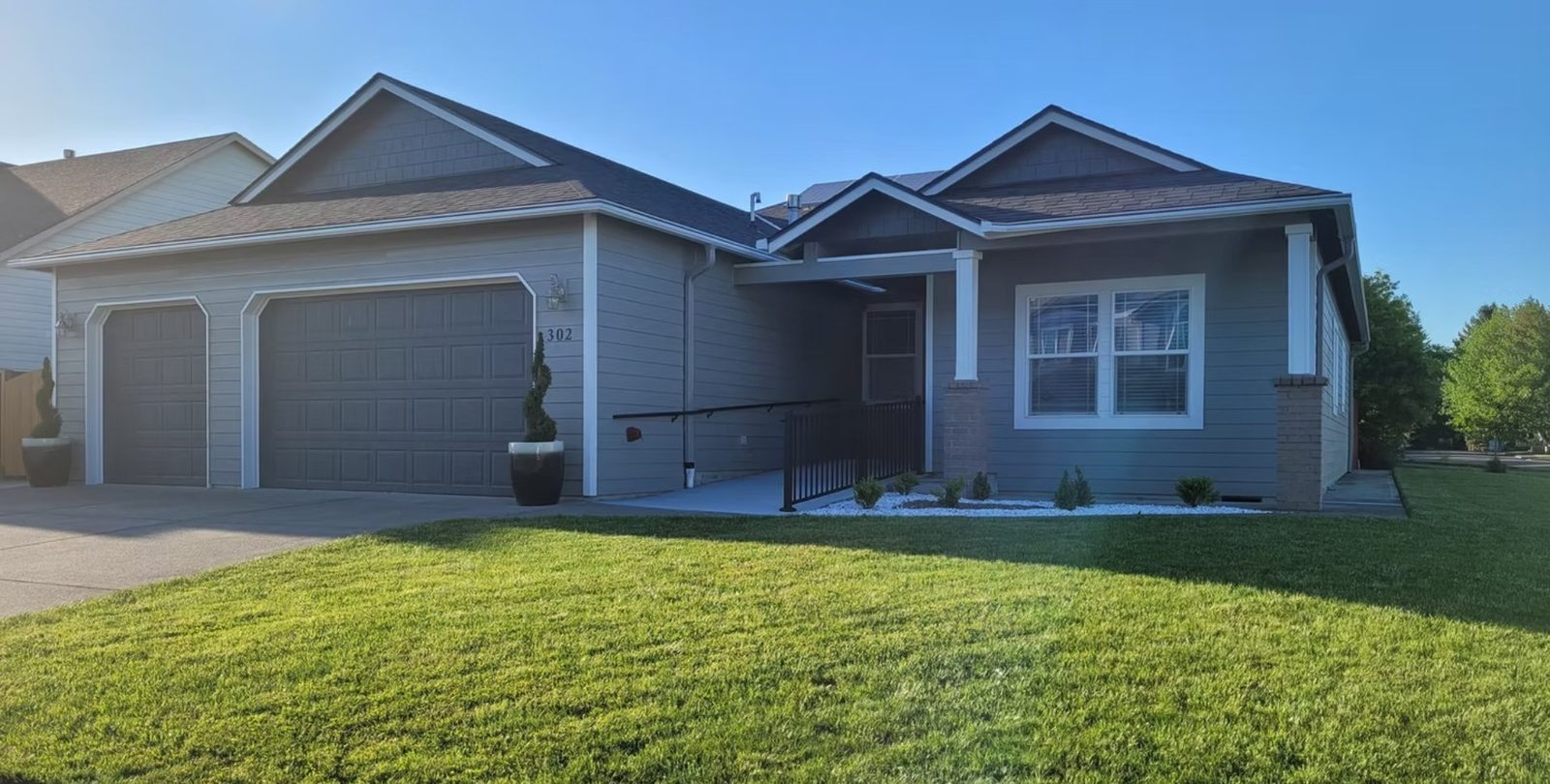 Cougar Crest Family Home photo 1