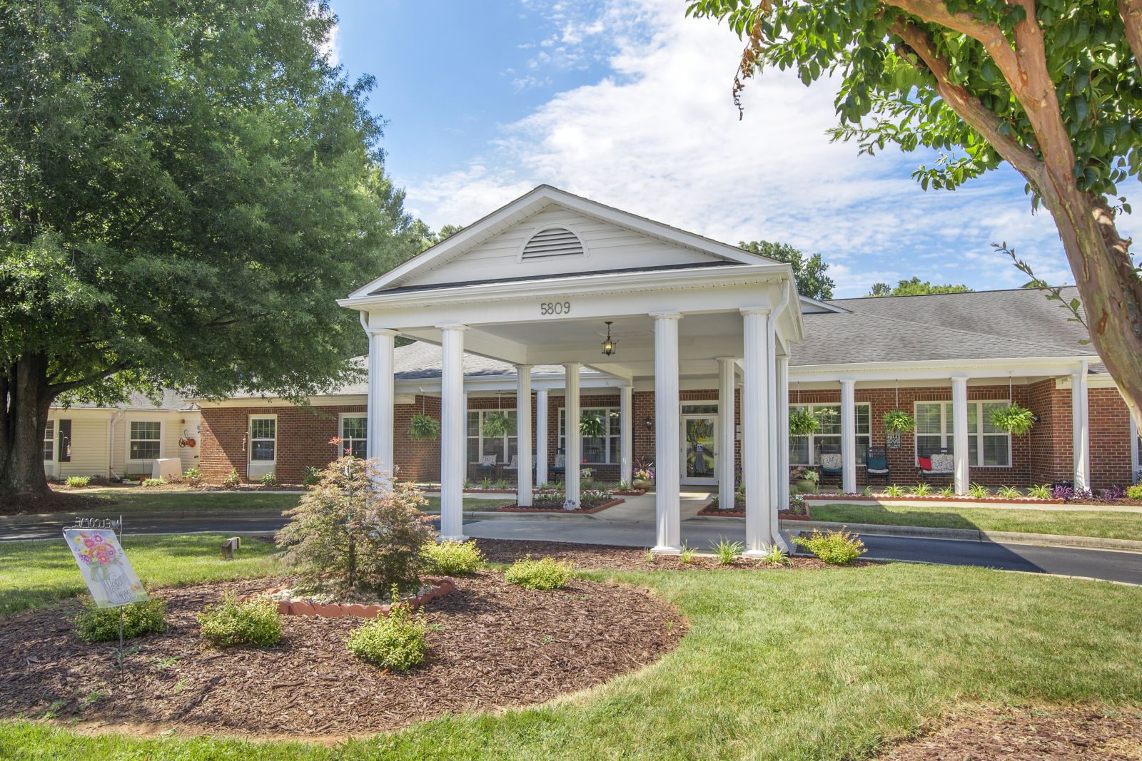 Greensboro Manor photo 2