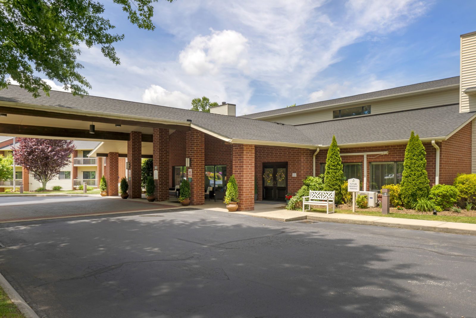 Brookdale Hendersonville East photo 2