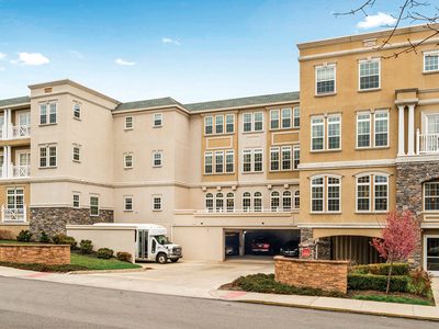 Symphony Square at Bala Cynwyd