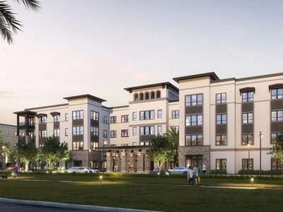 Grand Living at Naples