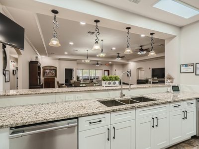 Onestone Oak Senior Living