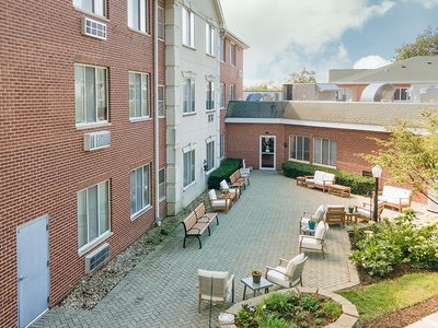 Eastgate Manor of Algonquin LLC