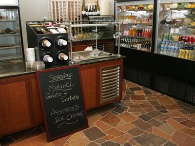 Edgewater, a Wesley Active Life Community, LLC