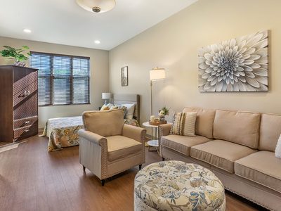 Grand Meadows Senior Living & Health Care LLC