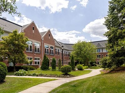 Lake Forest Place