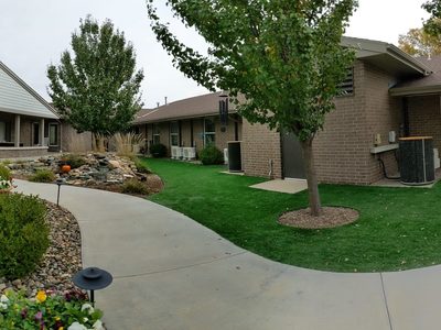 Moundridge Manor