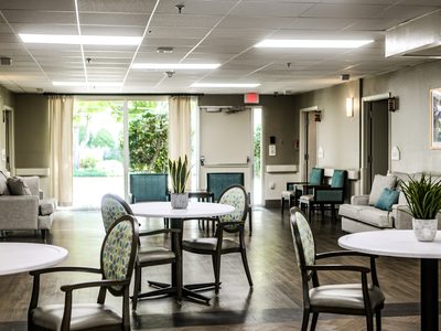 Colonial Oaks Living Center