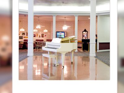 Country Club Care Center Of Warrensburg