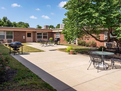Life Care Center Of Grandview