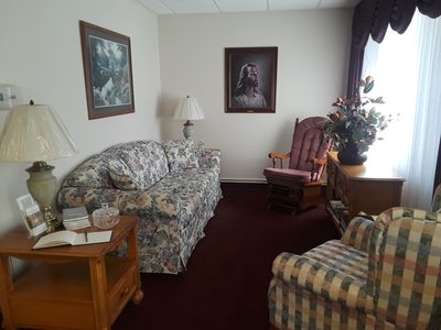 HiLLCrest Care Center