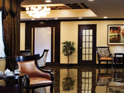 Sunharbor Manor