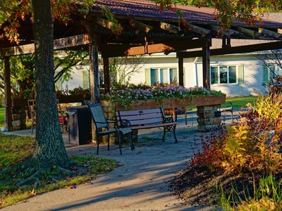 Avon Oaks Nursing Home