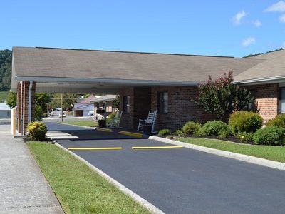 Hancock Manor Nursing Home