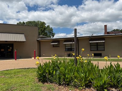 Lauderdale Comm Living Center