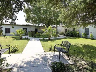 Windsor Mission Oaks