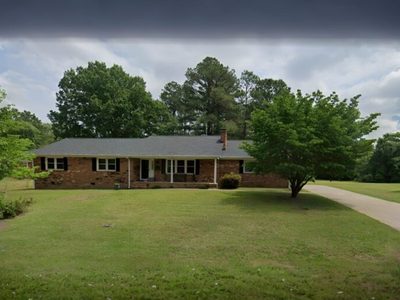 Lawndale Manor