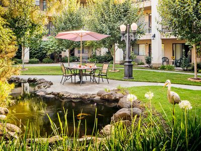 Carmichael Oaks Senior Living