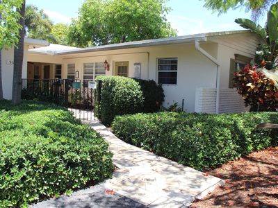Royal Palm Senior Residence