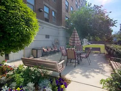 Senior Suites of Belmont Cragin