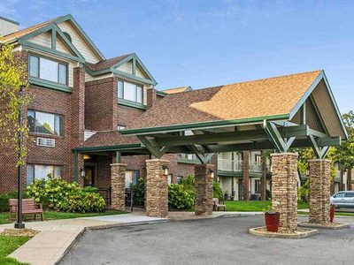 Brandon Wood Retirement Community