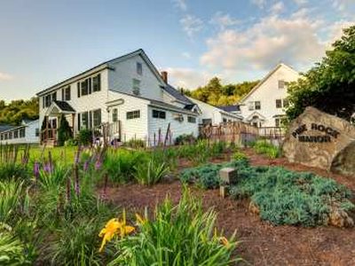Pine Rock Manor
