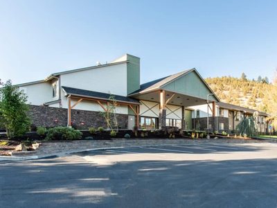 Cascades of Bend Retirement Community
