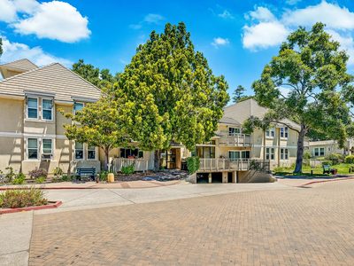 Pacifica Senior Living Oakland Heights