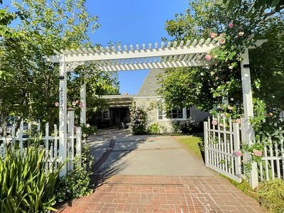 Encino Senior Gardens