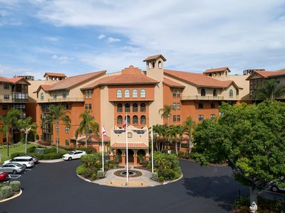 Lake Seminole Square