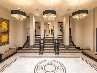 Hollywood Hills Senior Living