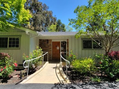 Moraga Retreat Care on Woodford