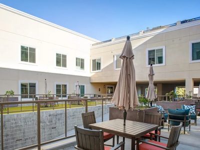 Oakmont of Redwood City