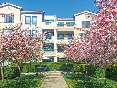 Sterling Court