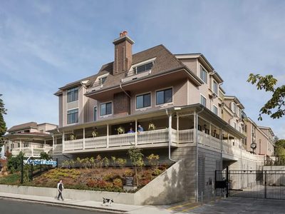 Aegis of Queen Anne at Rodgers Park